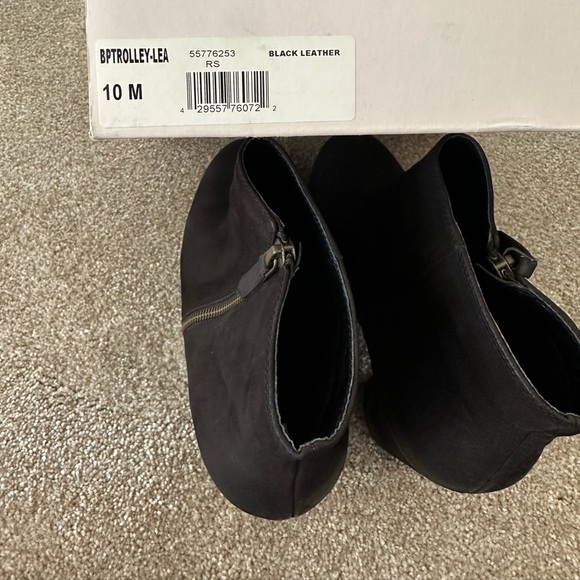 Nordstrom BP ‘Trolley’ Black Leather Ankle Booties (like new) - Picture 4 of 5